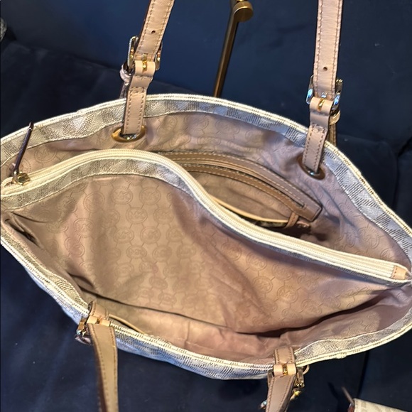 Michael Kors Monogram Cream and Tan Tote - Picture 5 of 9